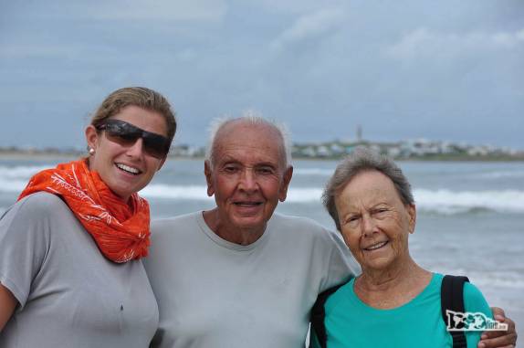 A Ana com seus sogros, o Joca e a Ixa, na praia de Cabo Polonio, no litoral do Uruguai